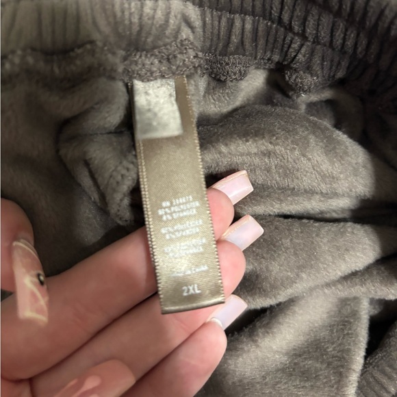 Authentic SKIMS velour wide leg pants - Picture 2 of 3